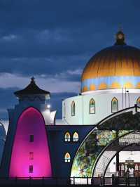 📍Melaka Straits Mosque is here! It's seriously photo-worthy!