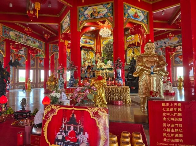 วัดเพชรสุวรรณเป็นวัดที่สวยงามแห่งหนึ่งใน เพชรบุรี