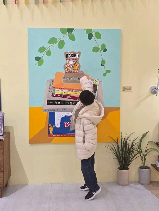 카메라 들고 걸어야 하는 젤리 전시📸