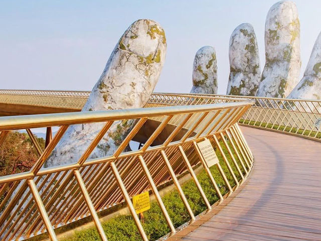 สะพานโกเด้นบริดจ์ เวียดนาม