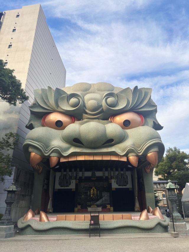 A Must-See in Osaka: The Striking Beauty of Namba Yasaka Shrine
