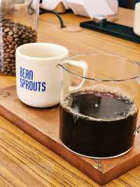 Bean Sprouts Specialty Coffee คาเฟ่สไตล์มินิมอล