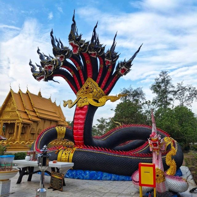 ไหว้พระพุทธรัตนมงคลที่หาดทุ่งวัวแล่น