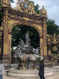 Glowing in Gold - the Golden Jewel Gates