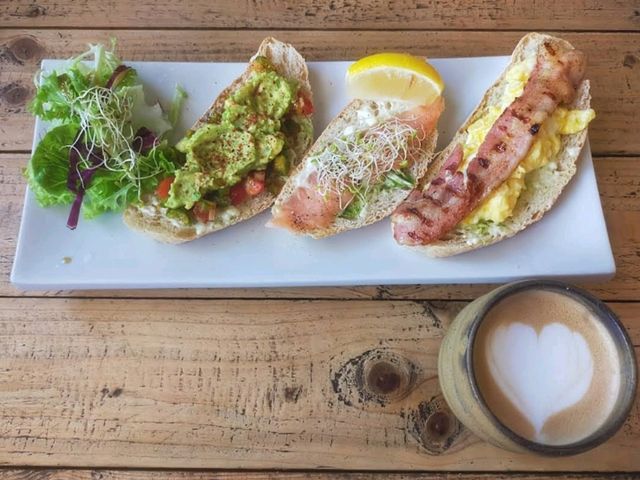 檳城 | Bean Sprout Café 老宅改建的工業廢墟風格咖啡