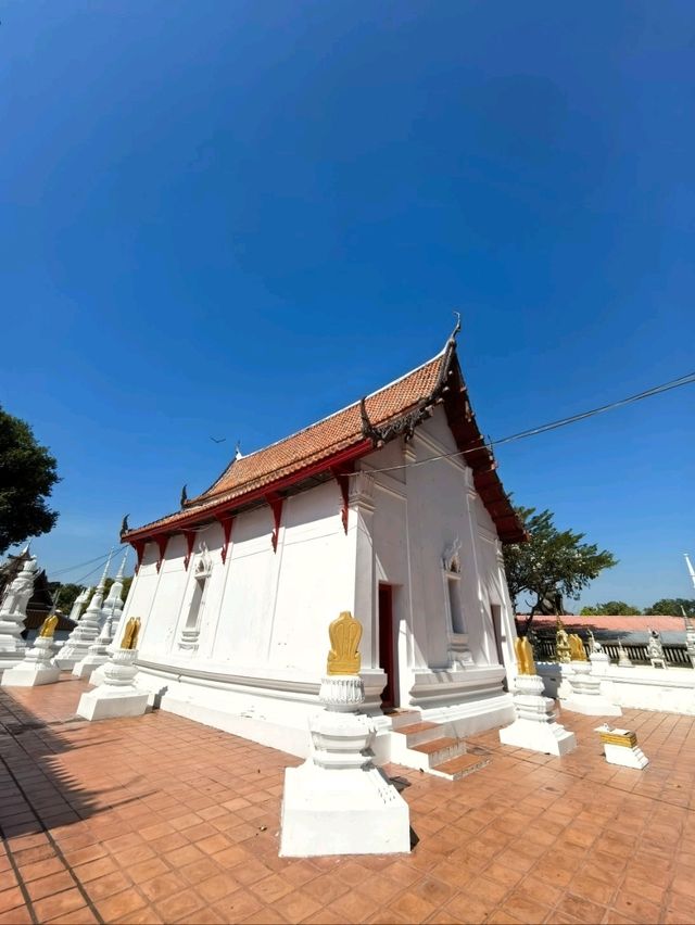 วัดตองปุ จังหวัดลพบุรี