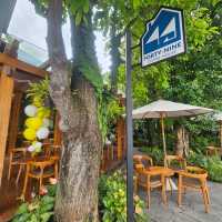 คาเฟ่สุดฟิน ในปั๊มน้ำมัน - FORTY-NINE Coffee House