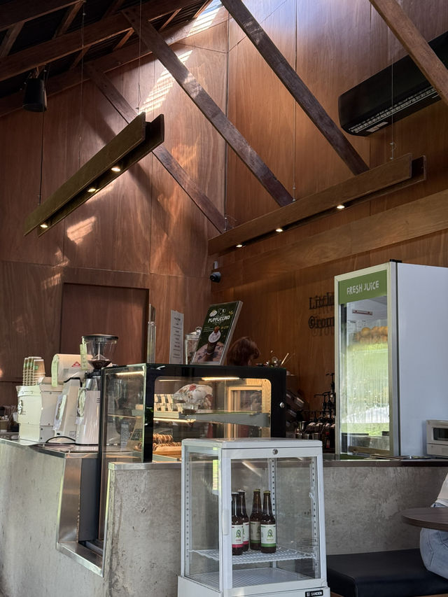 คาเฟ่ที่ดีต่อใจ สัตว์เลี้ยงเข้าได้ ที่อุดรธานี🍃