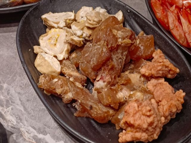 小蒙牛頂級麻辣養生鍋林口店