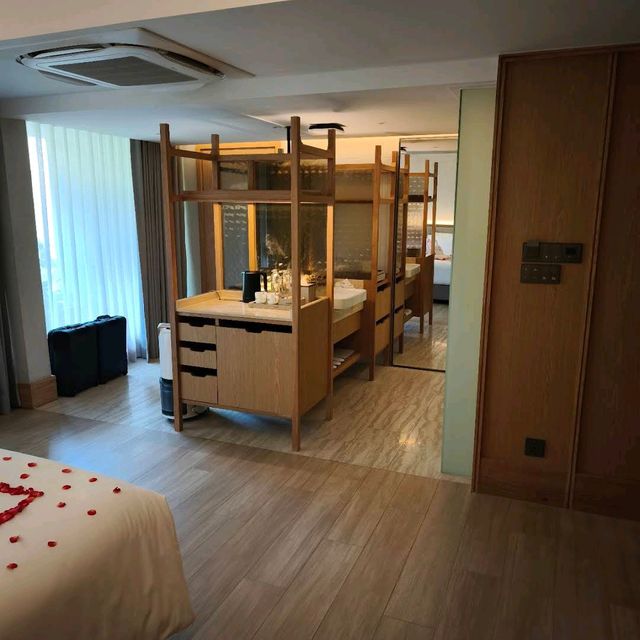 Ad Lib Bangkok: