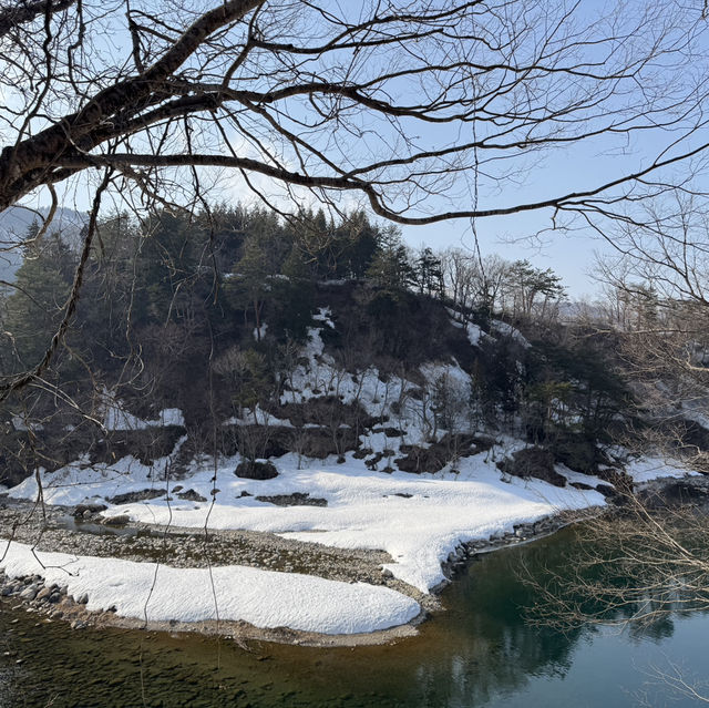 봄에도 눈이가득한 시라카와고