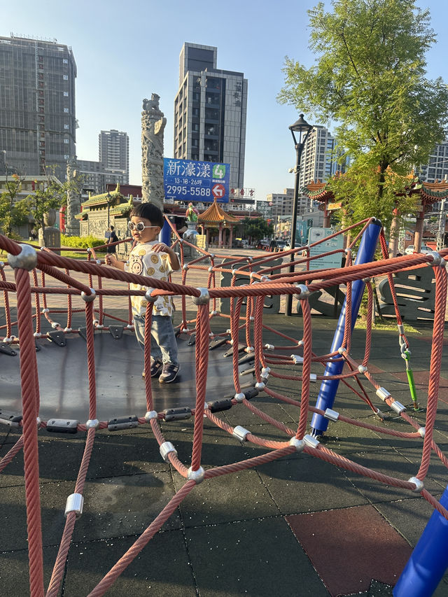 親子景點 新北新莊居然有這麼好玩的公園和大草地！