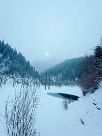 Frozen Dreams: A Winter Escape to Lake Kaindy