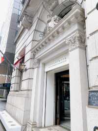 日本大阪　築100年の元銀行でカフェタイムを
