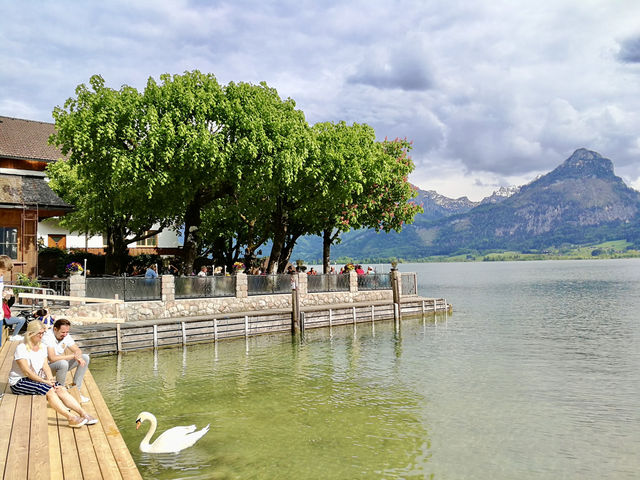 Wandering Through Fairytale Streets – A Summer Stroll in St. Wolfgang