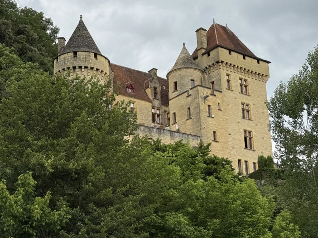 France's Most Beautiful Towns: La Roque-Gageac 🇫🇷✨