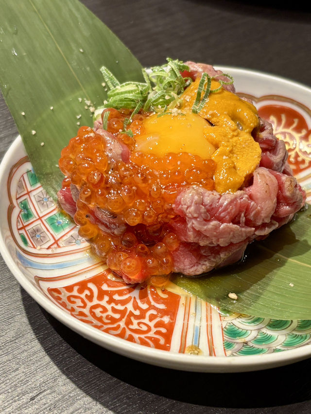 【大阪・難波】全130種の焼肉食べ放題と肉ケーキの演出「焼肉Lab 難波店」