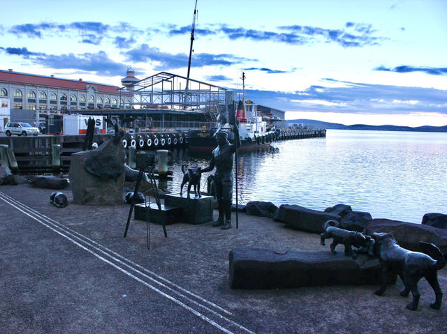 Easy indulgence by the water: Snacking at Waterfront Harbour