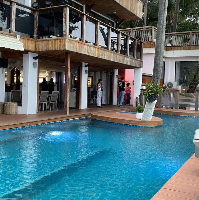 Commune Terrace & Bar