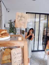 Unbirthday cafe : คาเฟ่สุดฮิตย่านสุขุมวิท