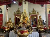 วัดกระทุ่มเสือปลา