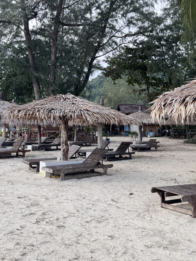 พักผ่อนที่ AANA Resort & Spa เกาะช้าง 