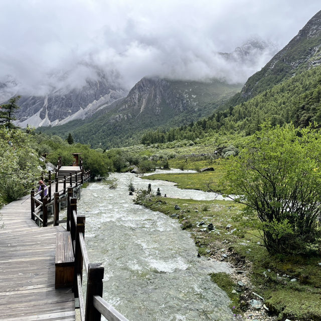  A Peaceful Trek to Gongga Lake (贡嘎措) in Daocheng Yading