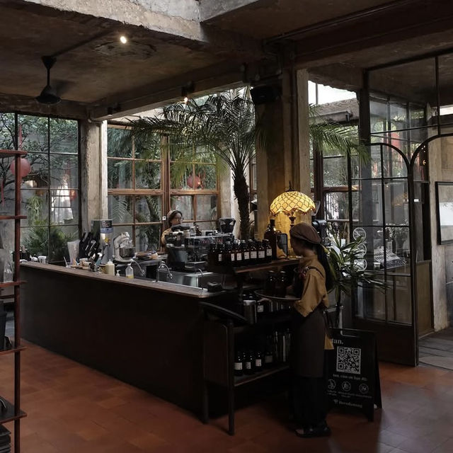 Tan.danang – คาเฟ่ Industrial Rustic โดดเด่น