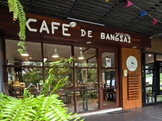 Cafe De Bangsai, a cute and shady shop worth a visit.