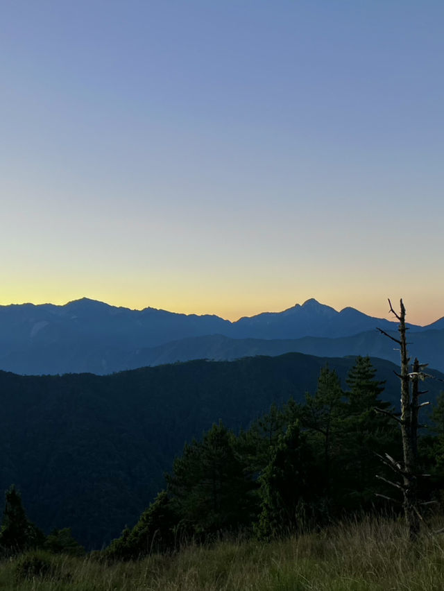 🌄 桃山初體驗｜登山浪漫旅程 🏔️✨