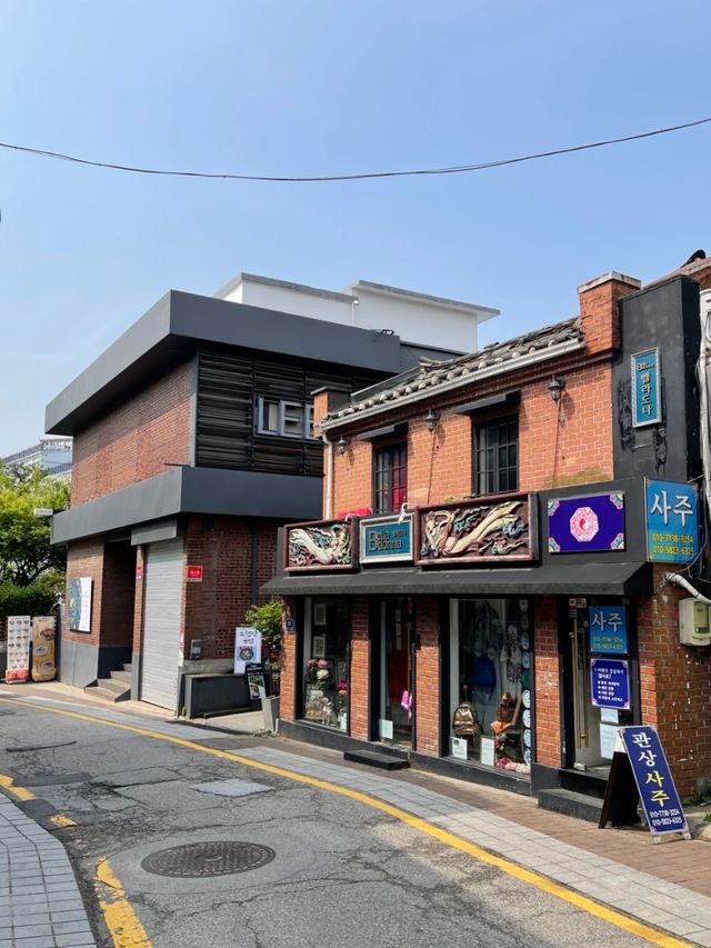 A Window to Joseon: The Charm of Bukchon Hanok