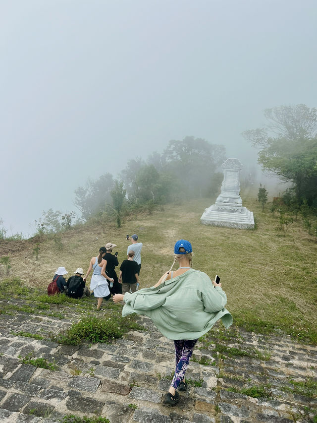 Hiking in Bạch Mã — Waterfalls, Jungle & Quiet Moments ⛰️🌧️
