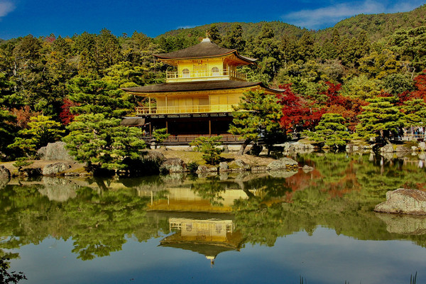 金閣寺（鹿苑寺）｜京都「心が洗われる黄金の輝き。世界が憧れる日本の
