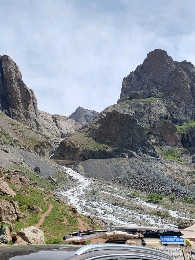Heavenly Waterfall: A Natural Wonder on the Duku Highway