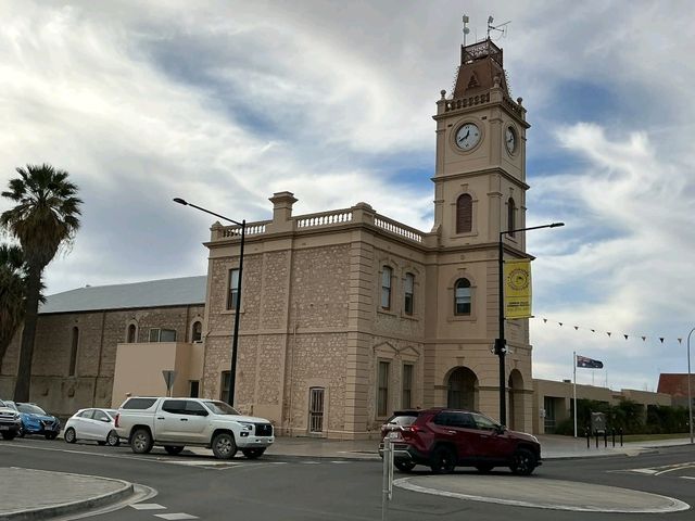 Victoria Square