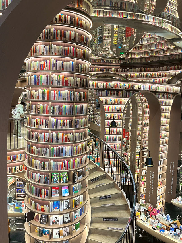 Went to China because of this bookstore 😍😍