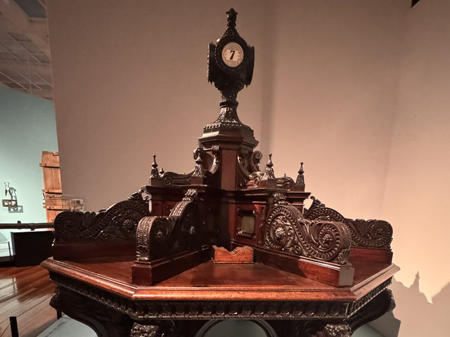 Gracious reminders of grander times
