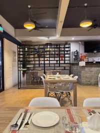 A Cozy Spot for Western Food Lovers
