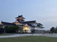 富山城跡：美麗水中倒影的歷史遺跡