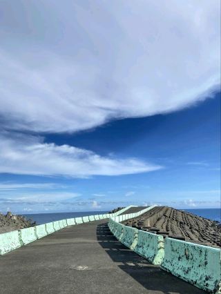 Longpan Park: Kenting’s Panoramic Chill Spot 🌊✨