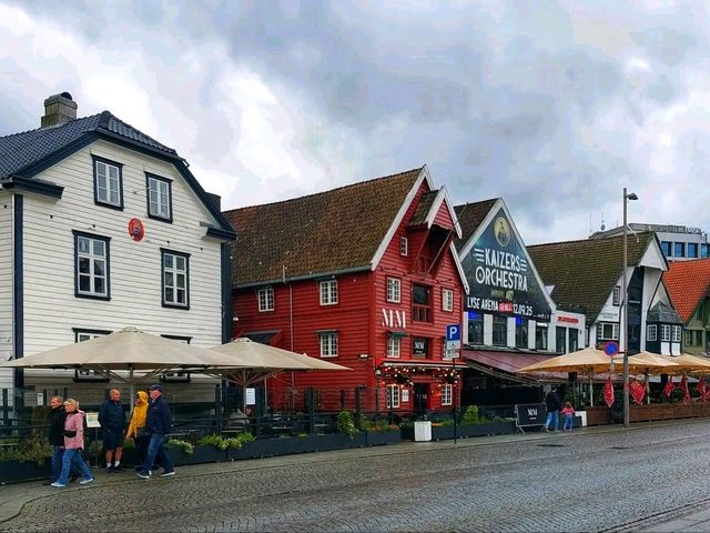🏘️ Gamle Stavanger: A Walk Through Norway’s Past 🏘️