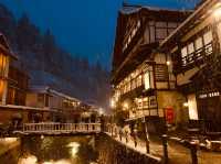 日本玩-「銀山溫泉」一個凝結在日本大正時代及宮崎駿童話裡的雪白世界，此生必訪！