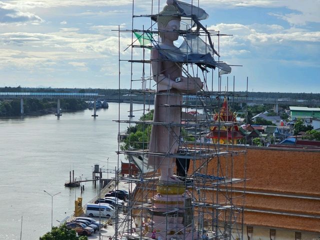 สะพานแขวนวัดใหญ่ (สะพานแขวนชมวิวแม่น้ำแม่กลอง)