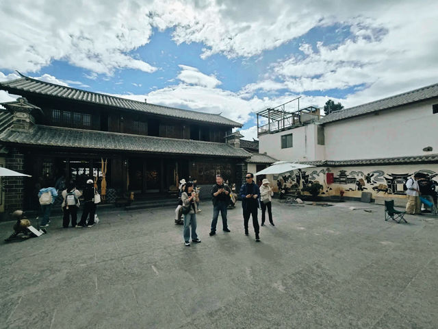 Craftsmanship at the Woodcarving Experience Center, Shaxizhen