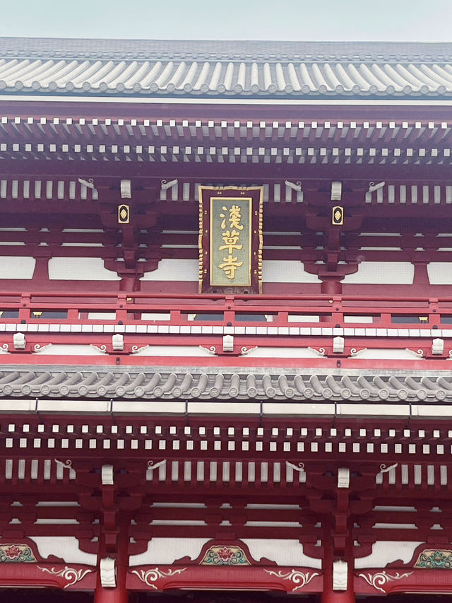 🏮 Sensō-ji Temple: Tokyo's Crimson Heart Where Ancient Gods Dance! 🎎
