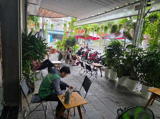 🇻🇳[호이안]열린 공간 속 여유, 베트남 사람들의 휴식처 KAYO COFFEE HOUSE