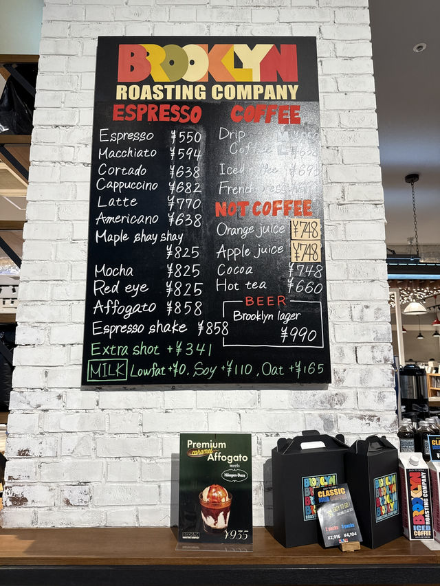 🌇 Stylish & Spacious: Brooklyn Roasting Company at Tokyo International Forum