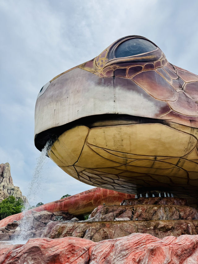🐢🌊  The Sea Shell – Inside the Giant Turtle of VinWonders Phu Quoc