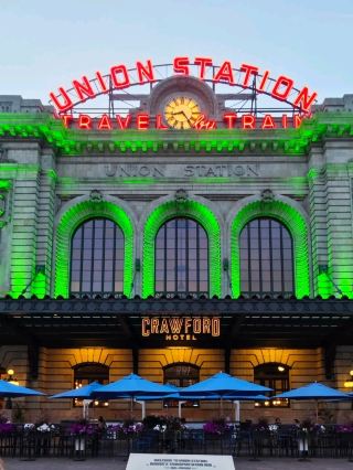 Denver landmark 🥏 Centennial Union Station · A retro nighttime slow travelogue 🚉✨