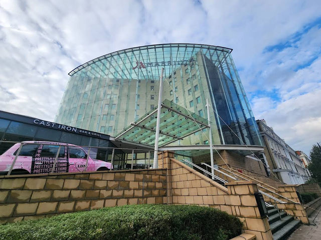 🏨✨ Elegant Comfort in Central London at London Marriott Hotel Kensington 📍